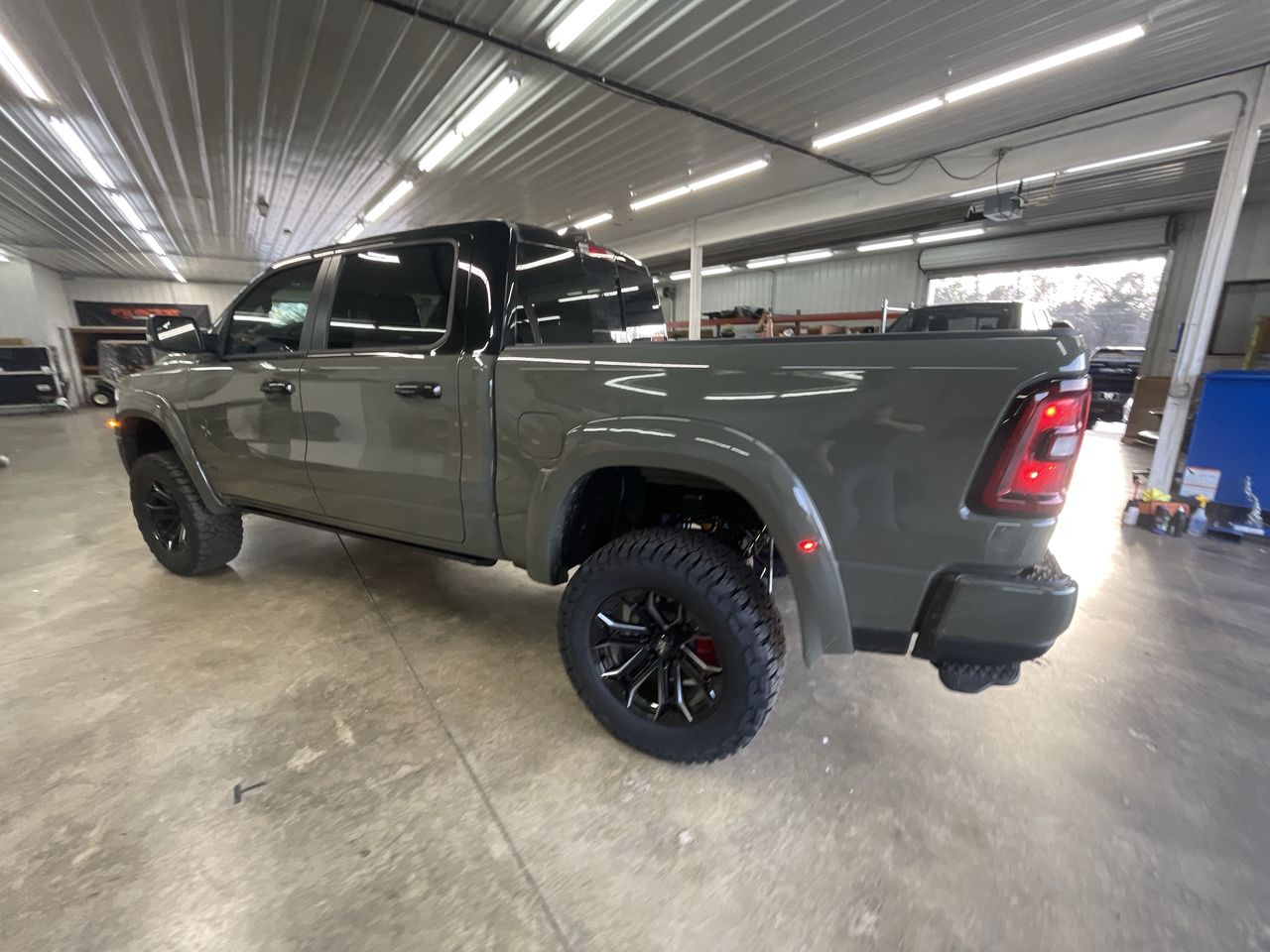 Vehicle Image 6