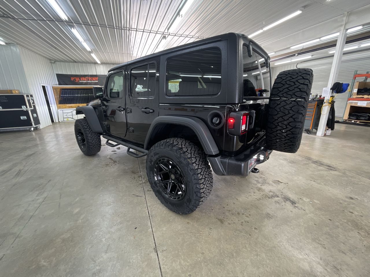 Vehicle Image 6
