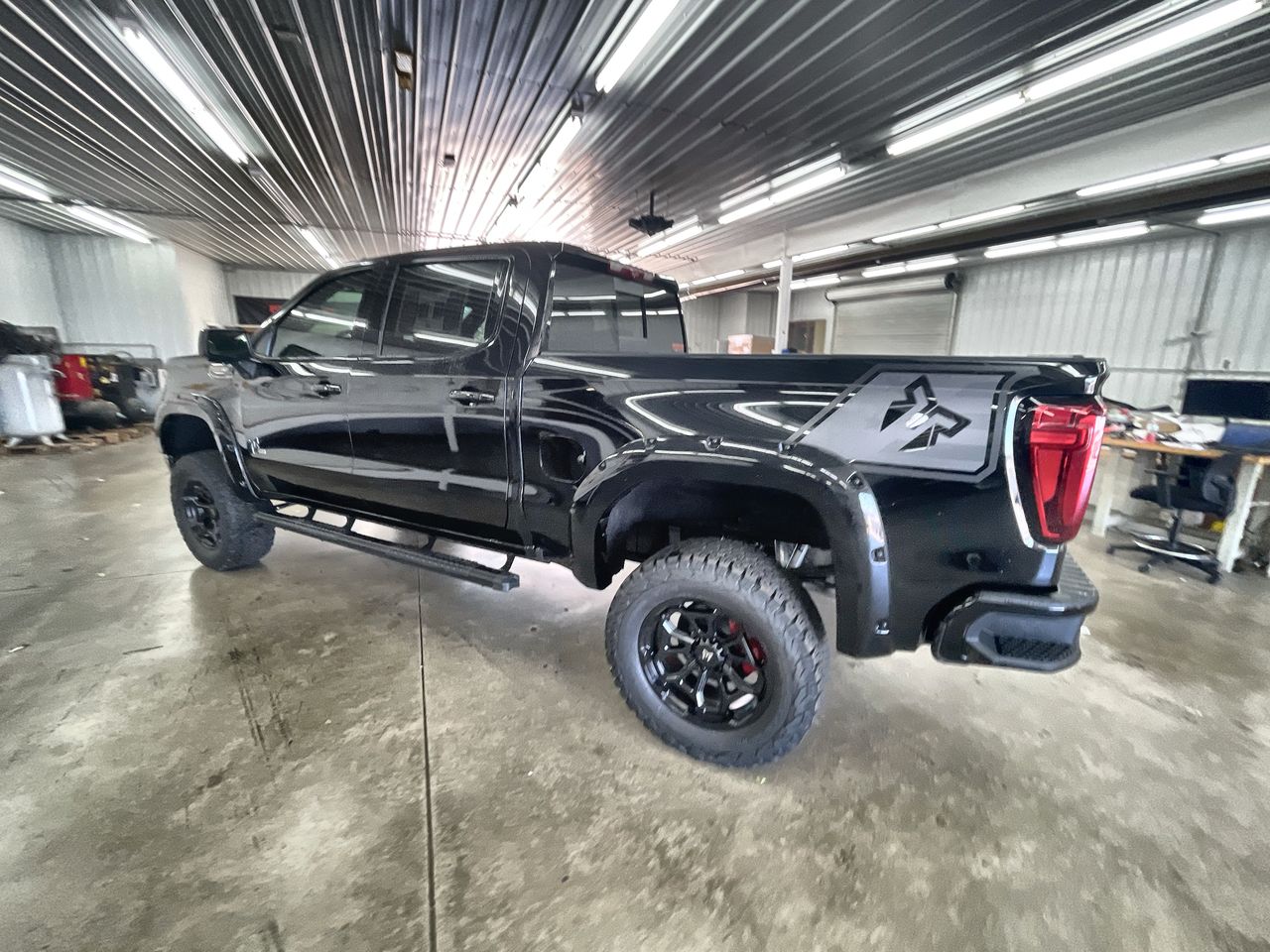 Vehicle Image 6