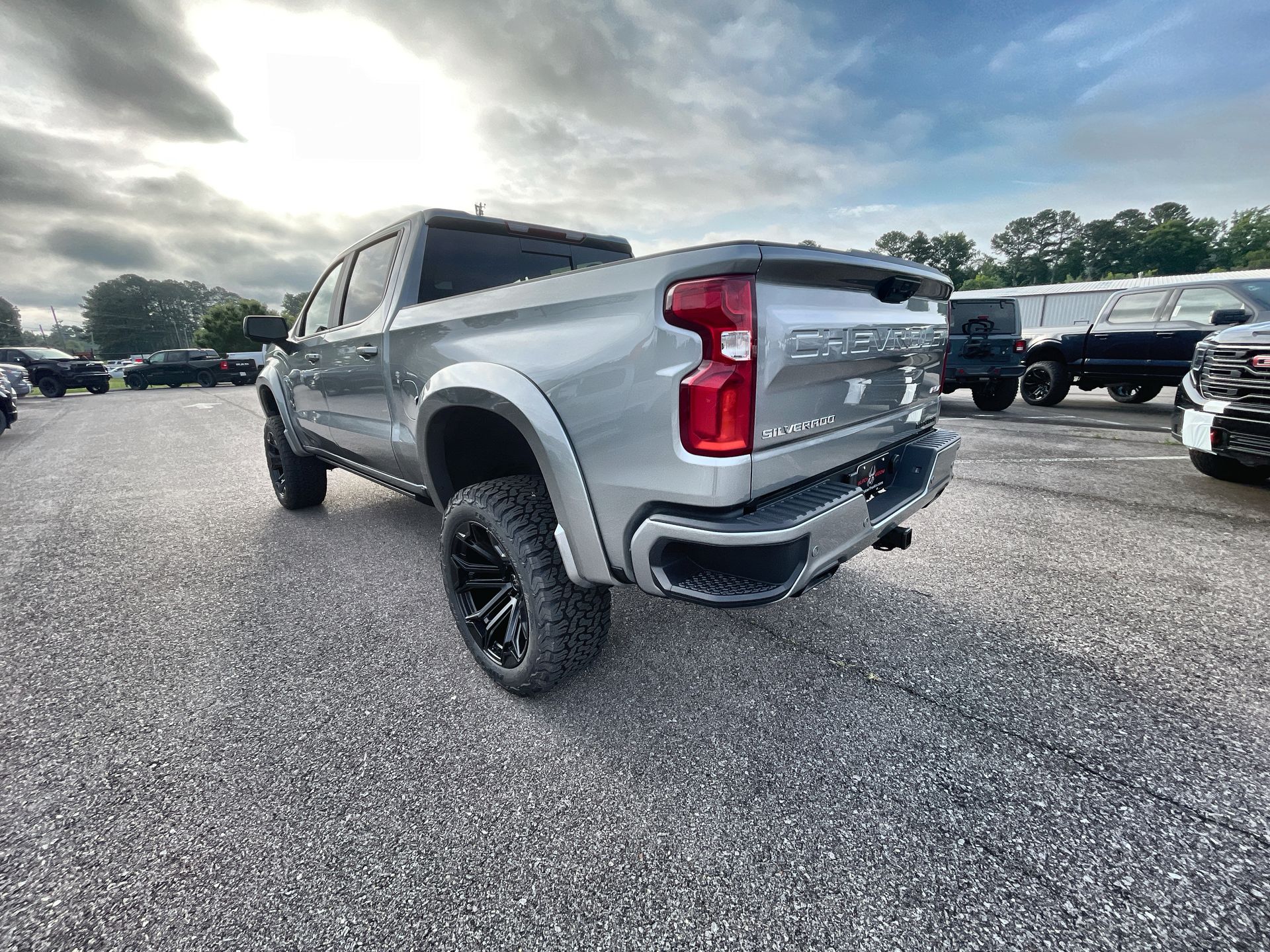 Vehicle Image 6