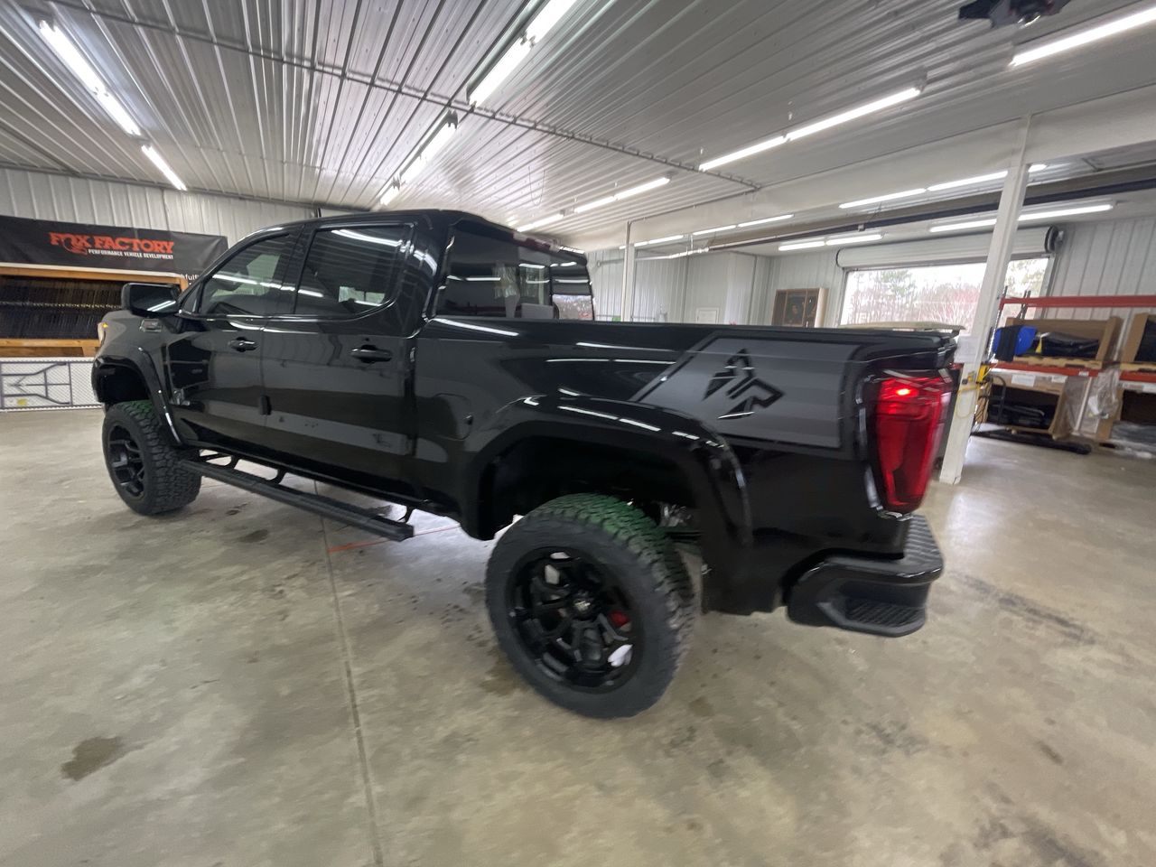 Vehicle Image 6