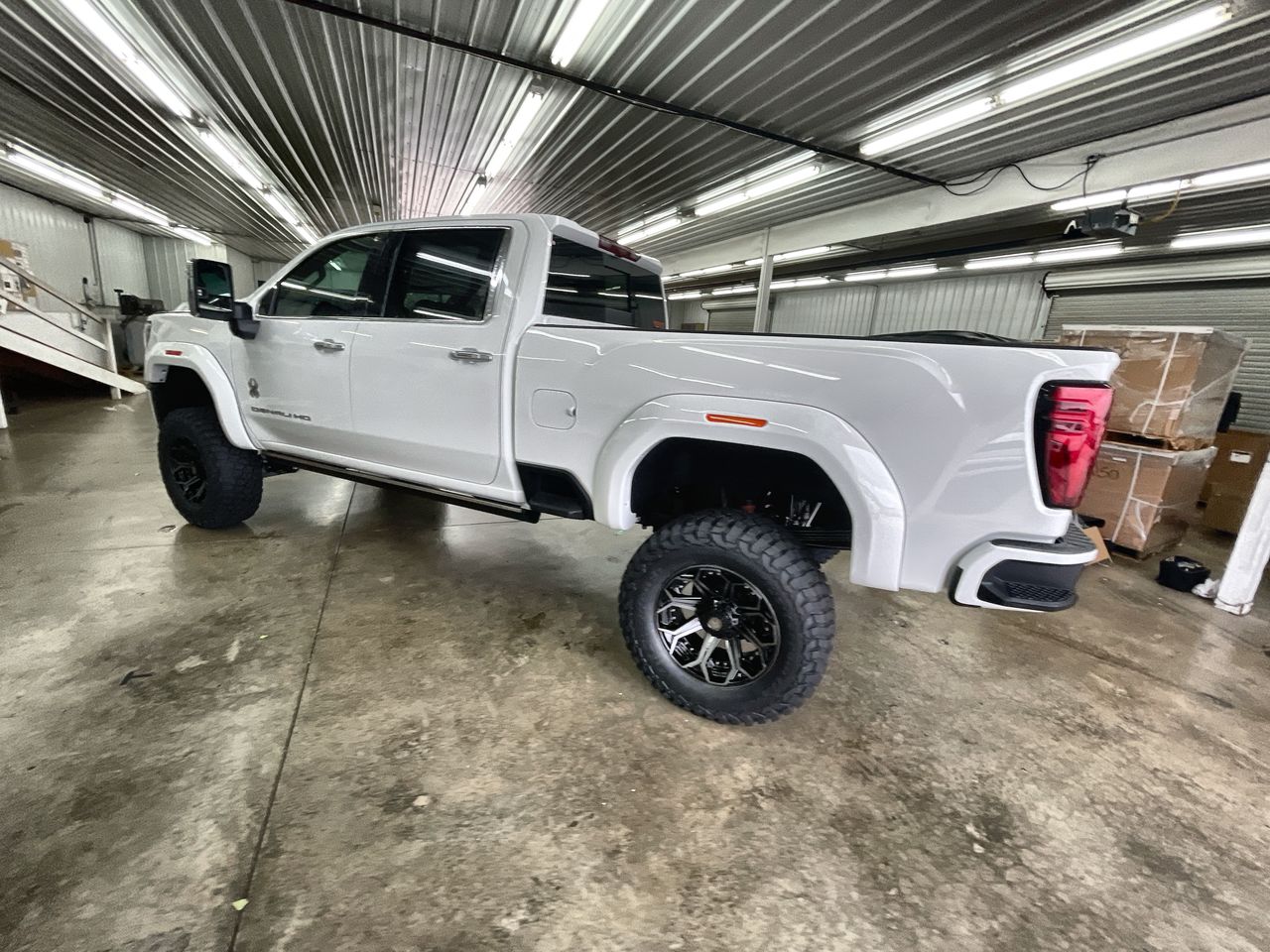 Vehicle Image 6