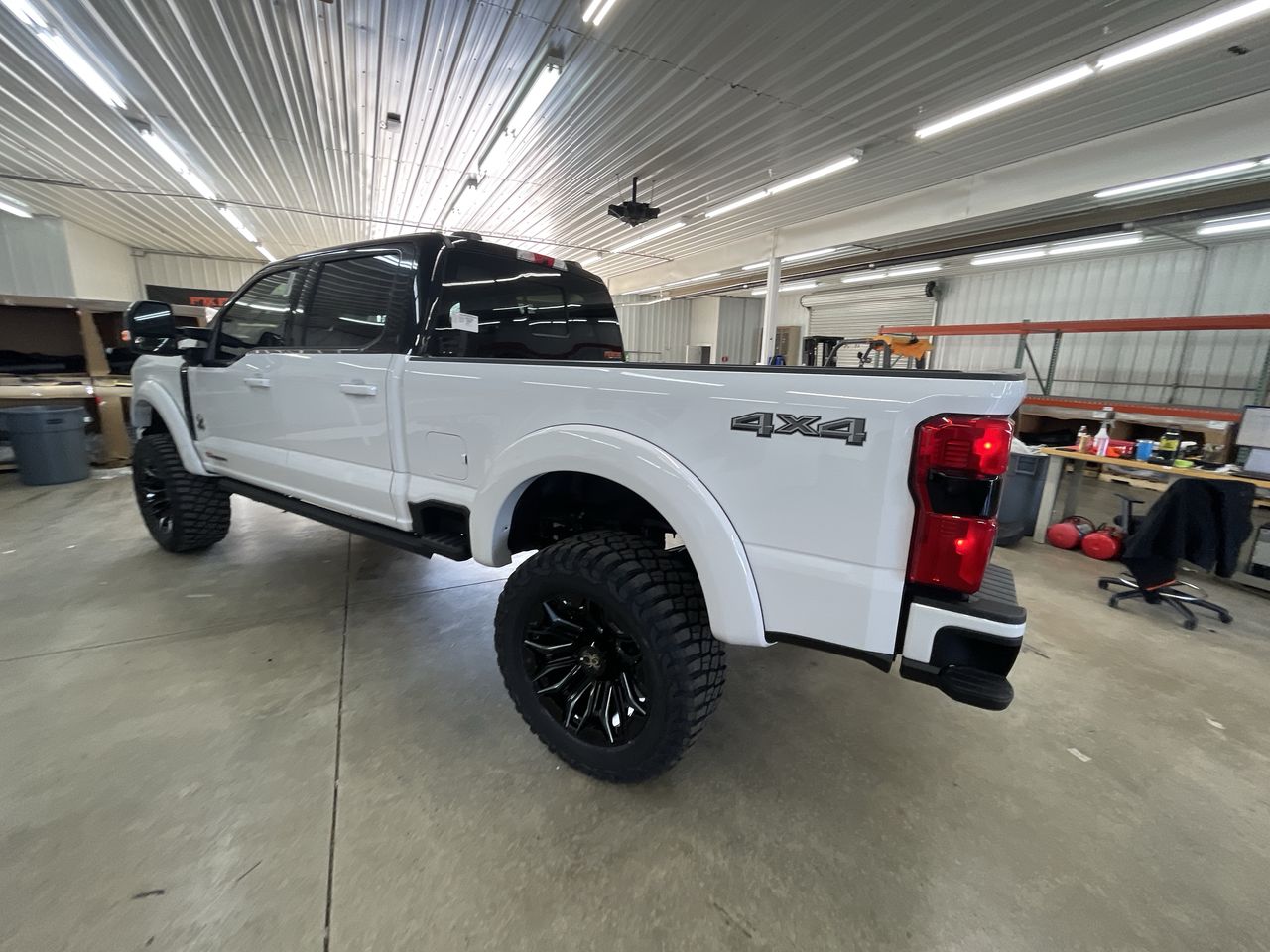 Vehicle Image 6