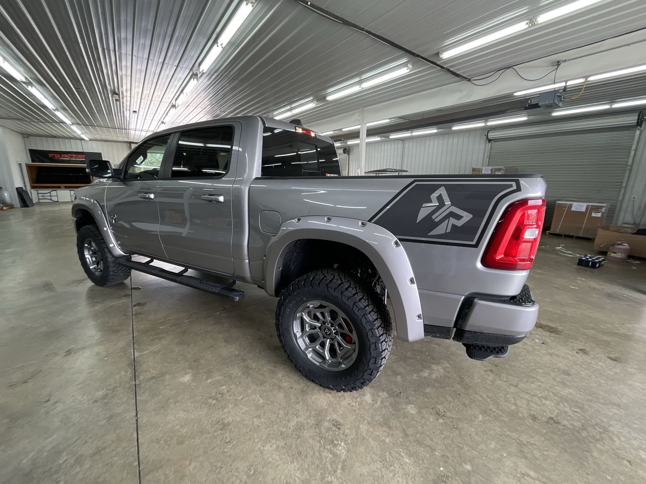 Vehicle Image 6