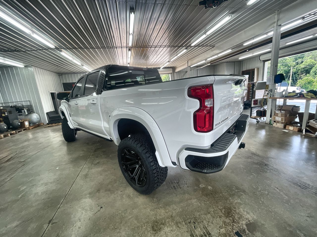 Vehicle Image 6