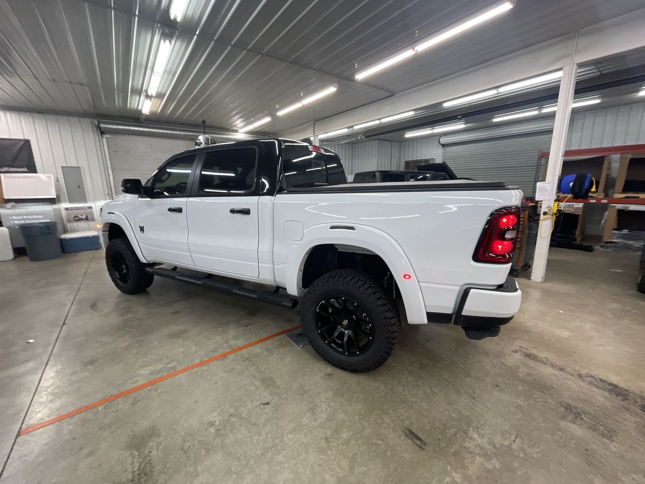 Vehicle Image 6
