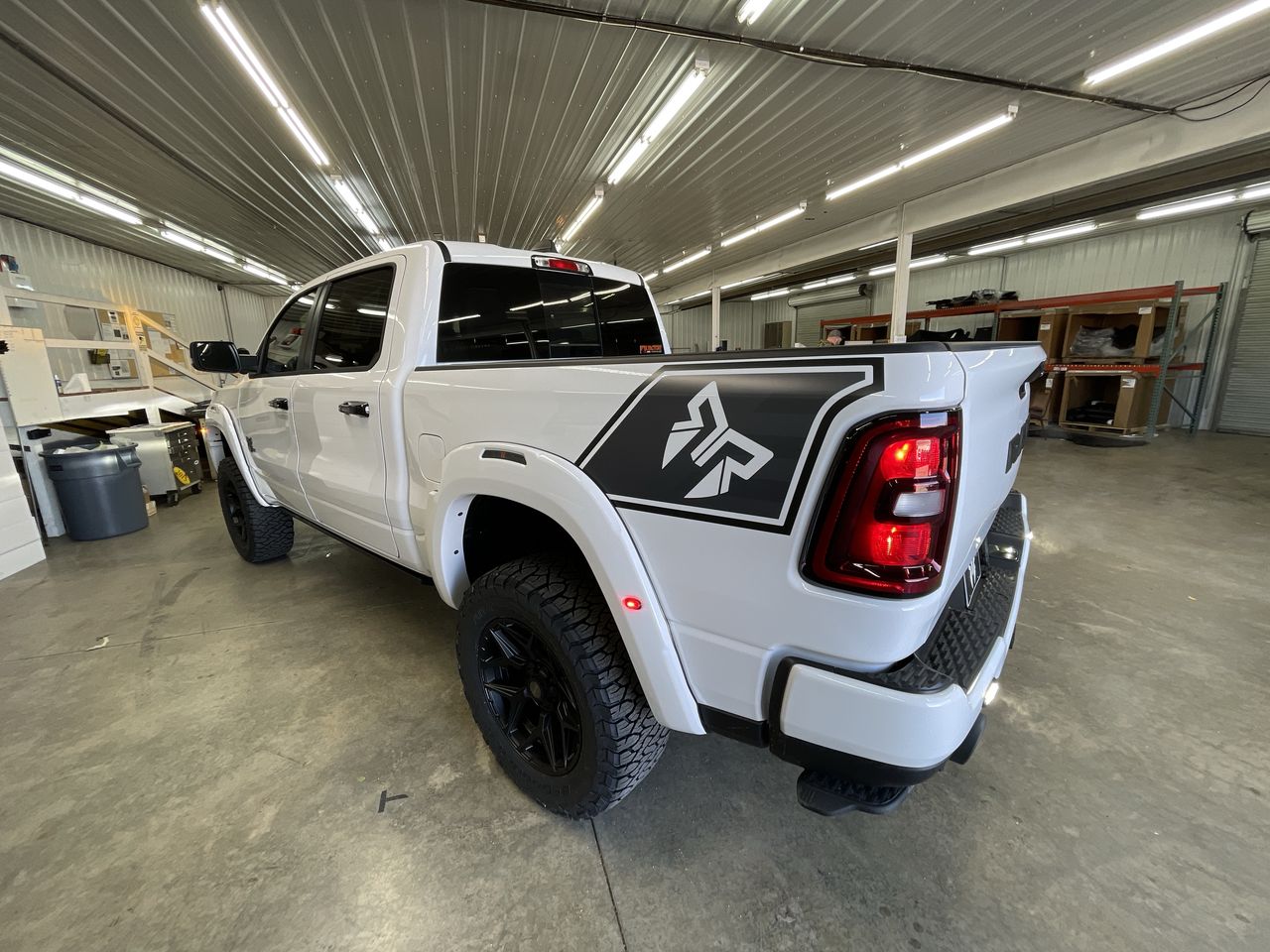 Vehicle Image 6