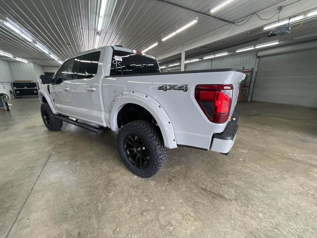 Vehicle Image 6
