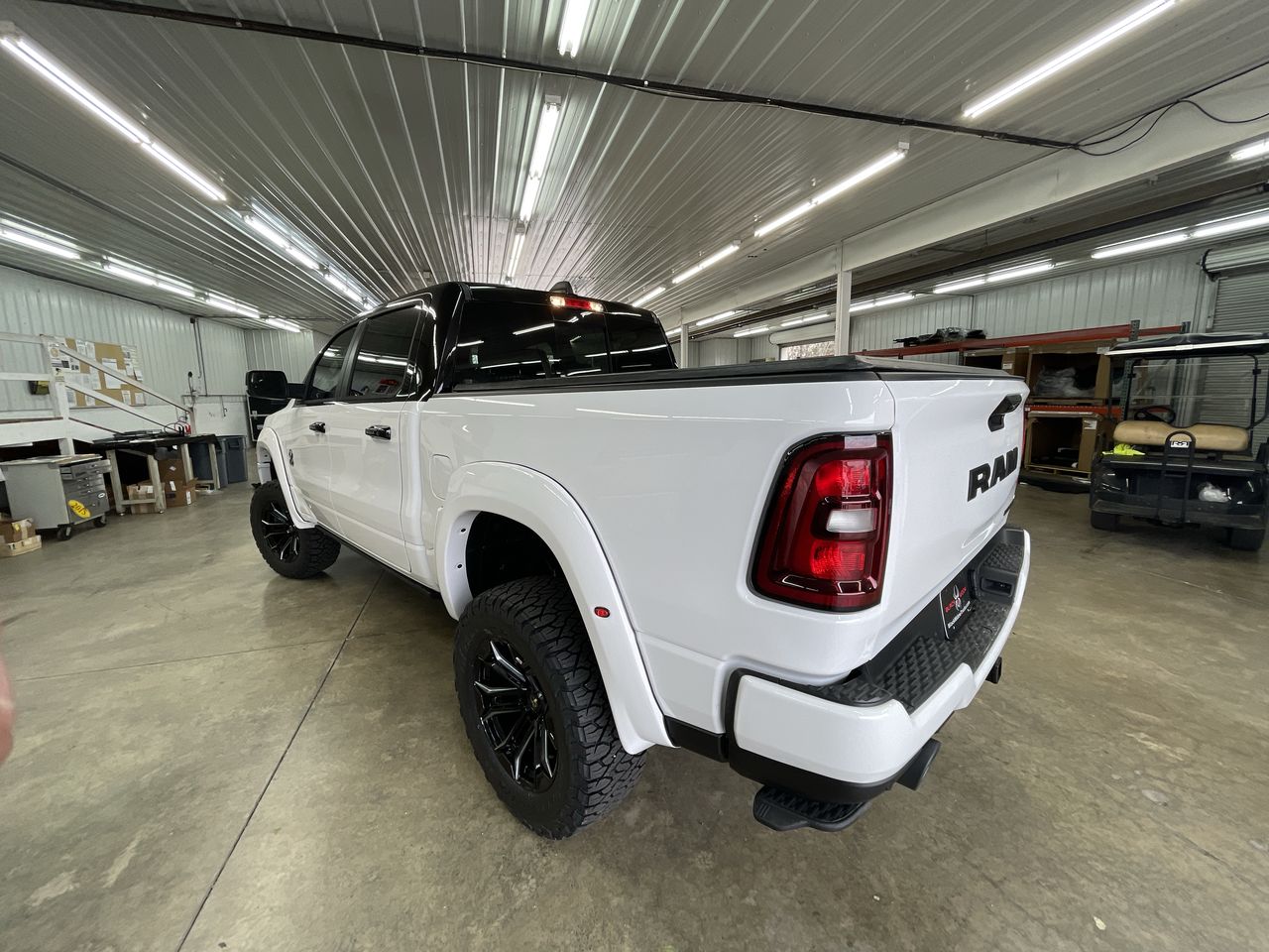 Vehicle Image 6