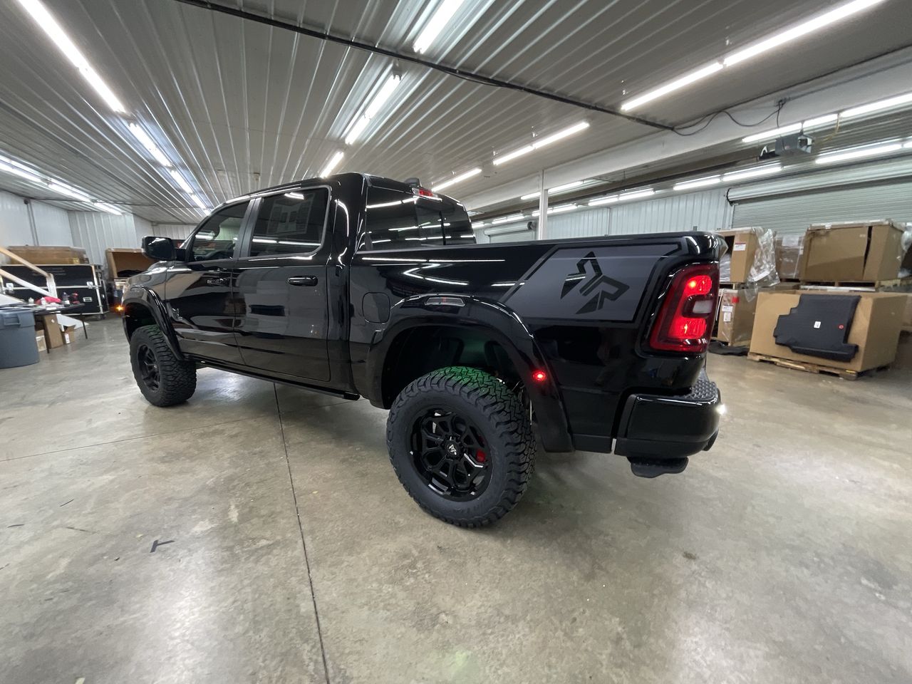 Vehicle Image 6