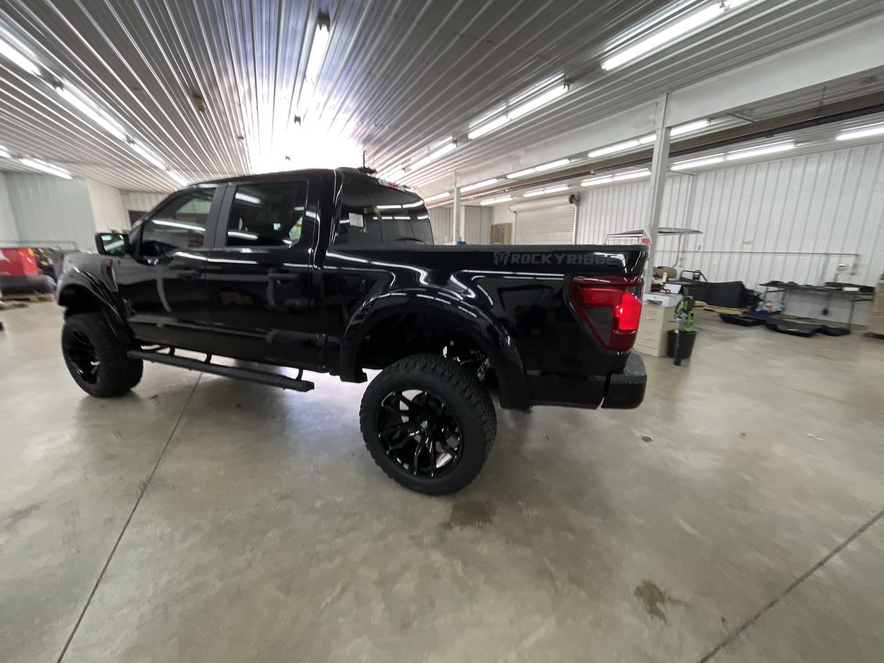 Vehicle Image 6