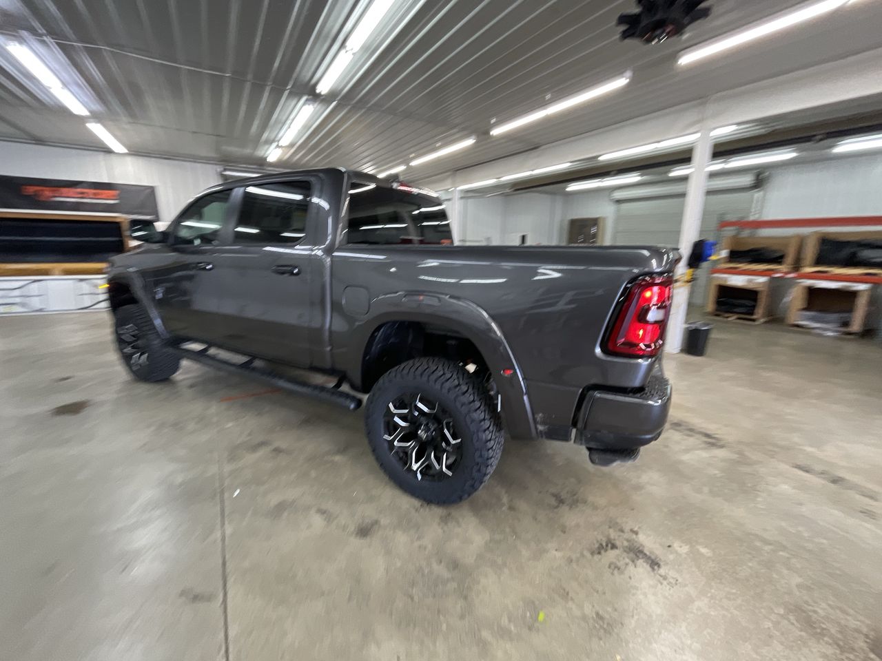 Vehicle Image 6
