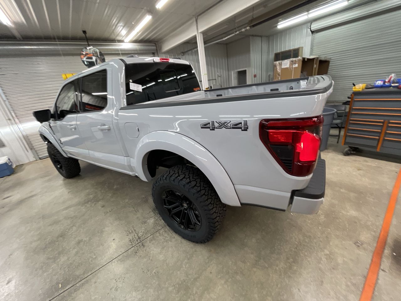 Vehicle Image 6