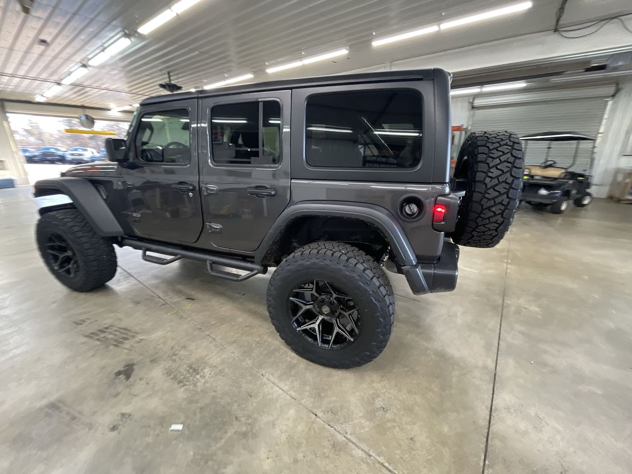Vehicle Image 6