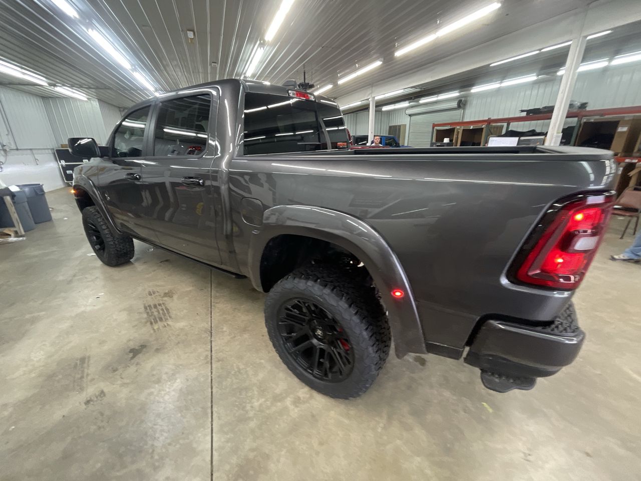 Vehicle Image 6