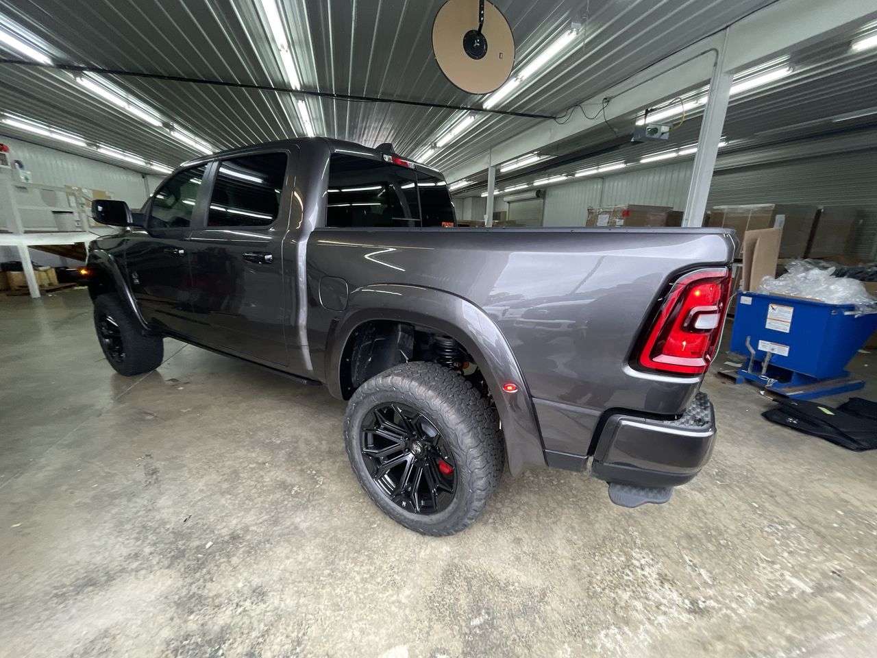 Vehicle Image 6