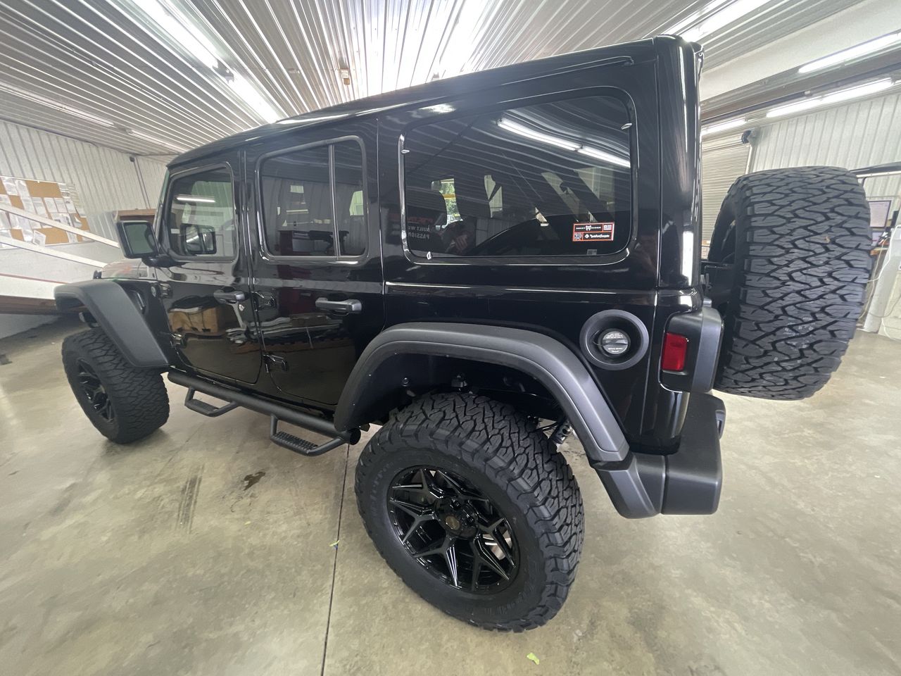 Vehicle Image 6
