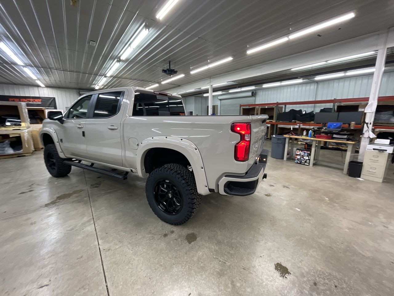 Vehicle Image 6