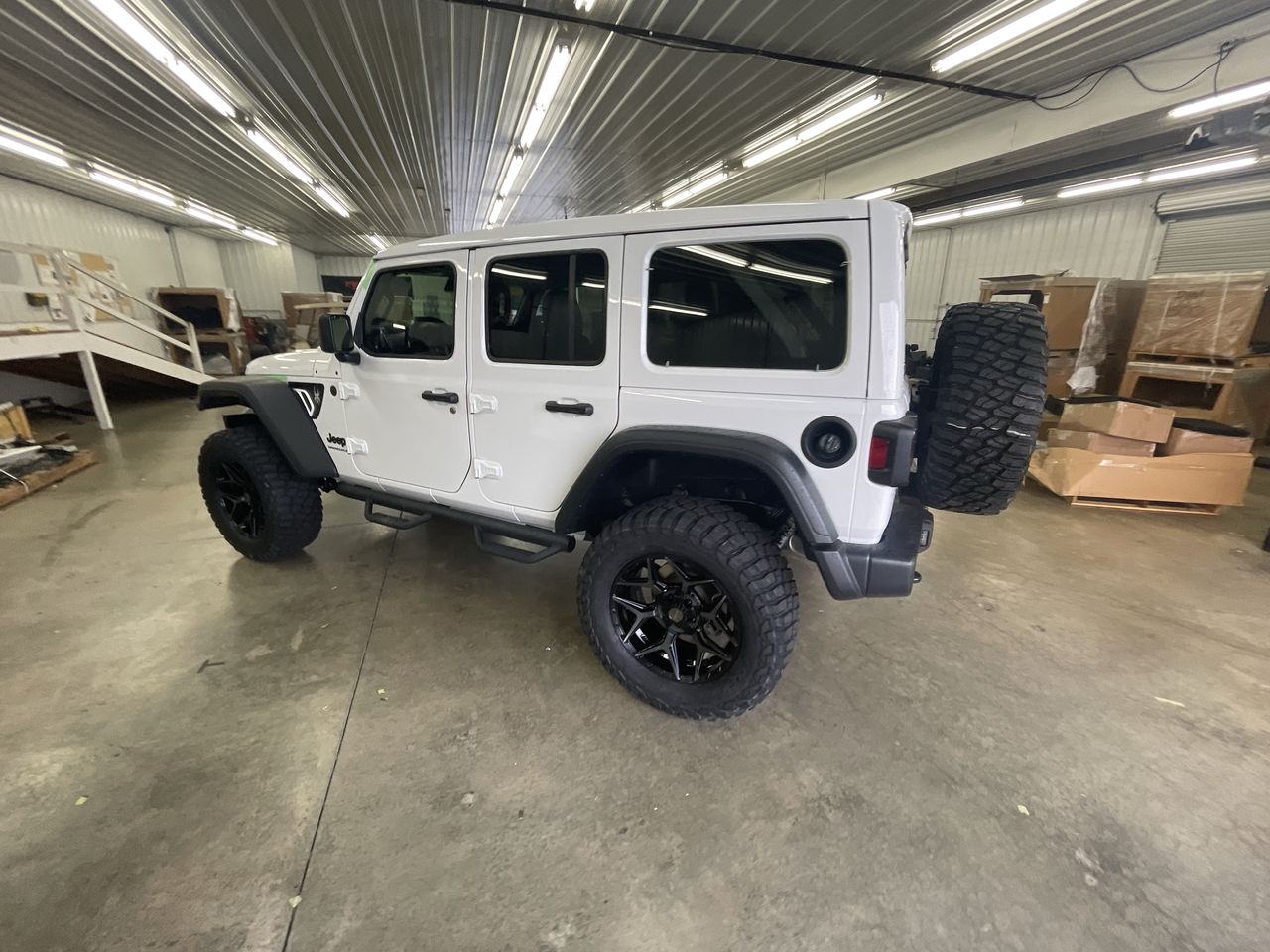 Vehicle Image 6