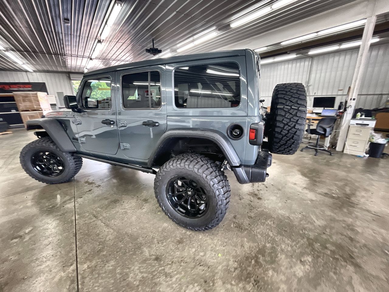 Vehicle Image 6
