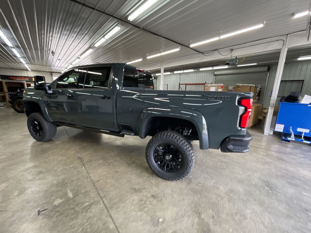 Vehicle Image 6