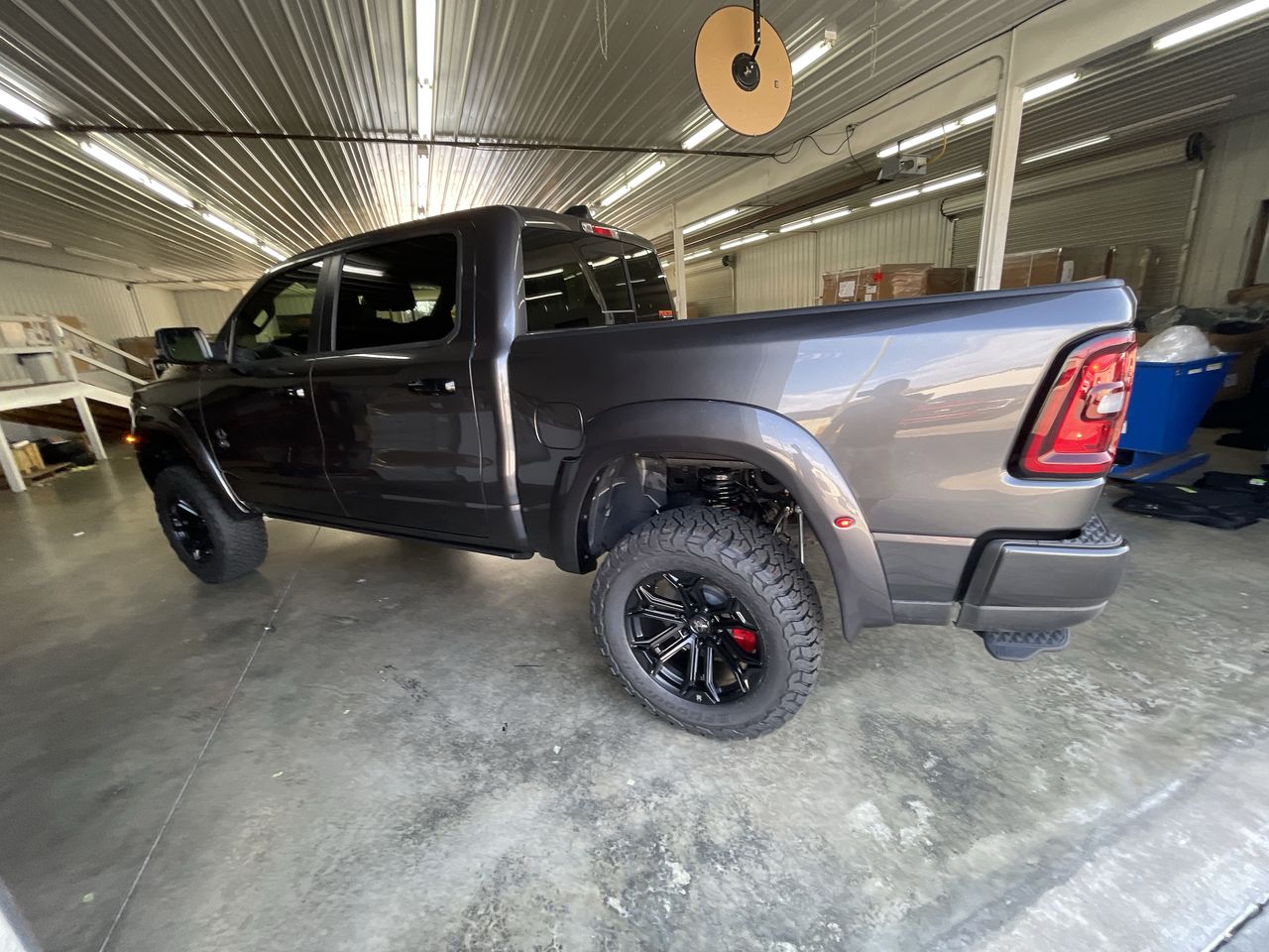 Vehicle Image 6