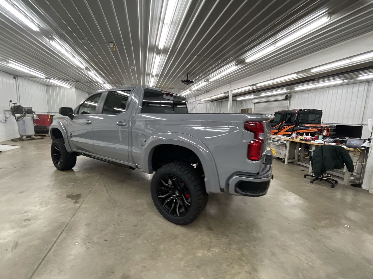 Vehicle Image 6