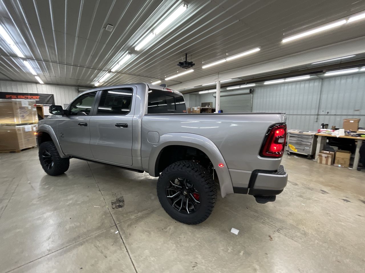 Vehicle Image 6