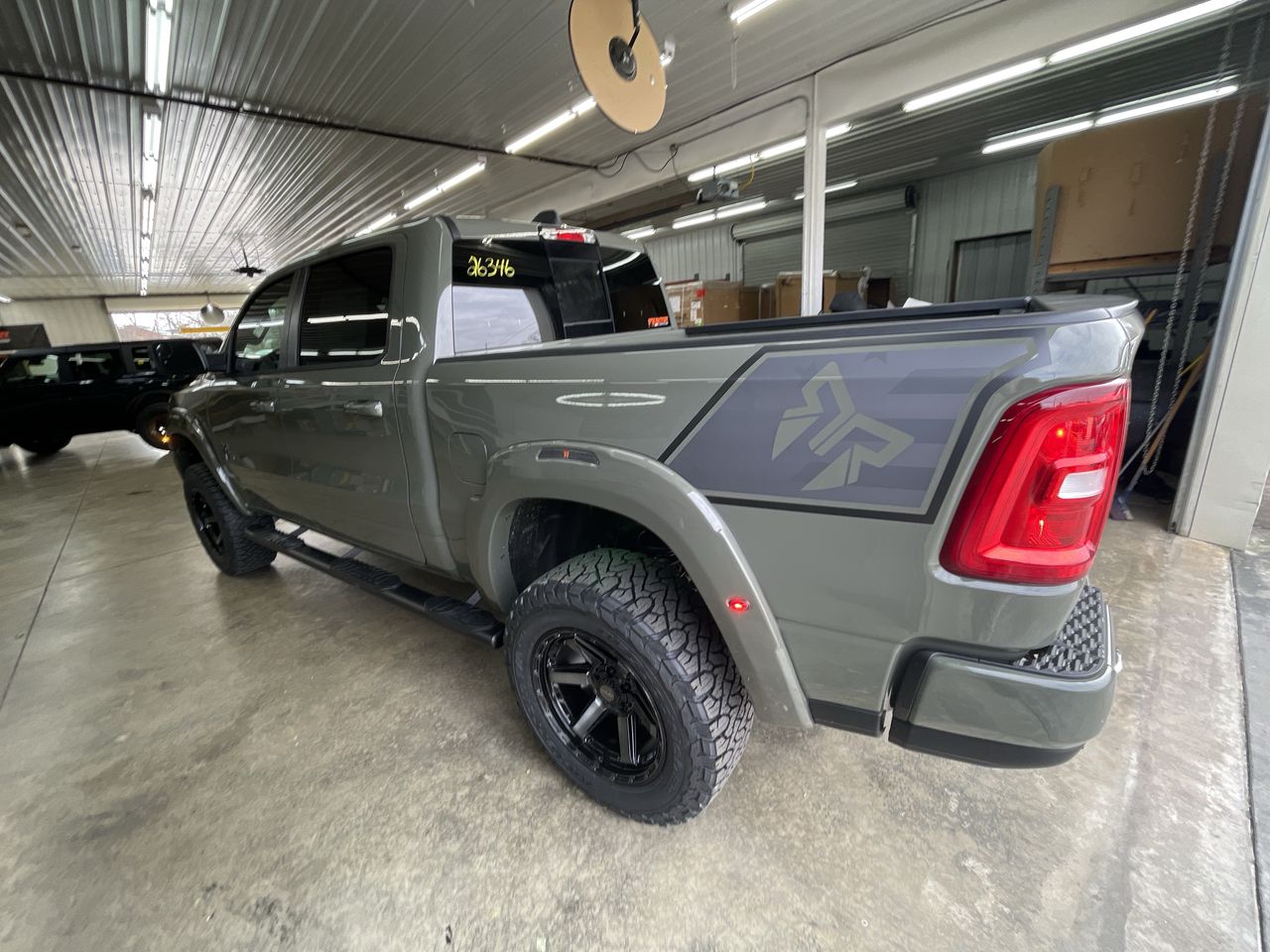 Vehicle Image 6