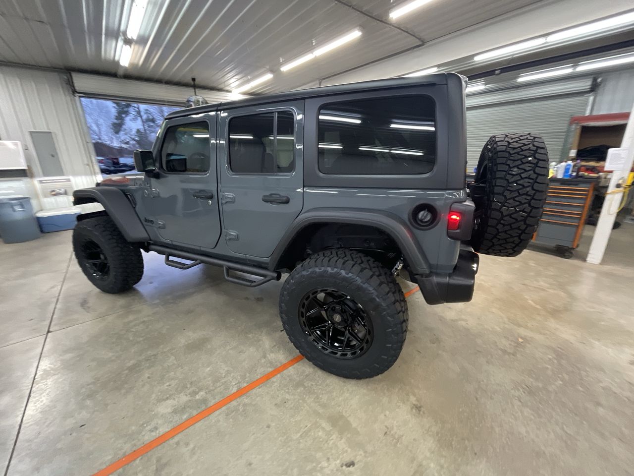 Vehicle Image 6