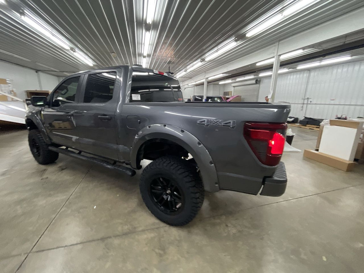 Vehicle Image 6