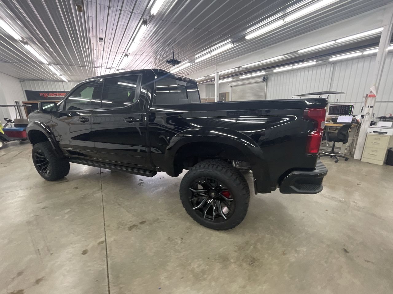 Vehicle Image 6
