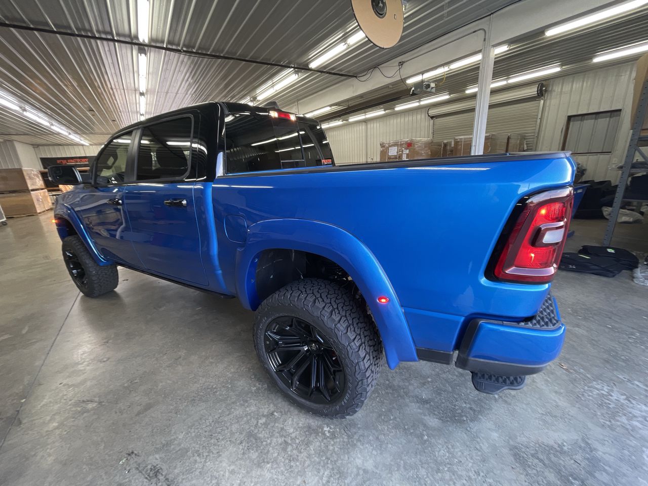 Vehicle Image 6