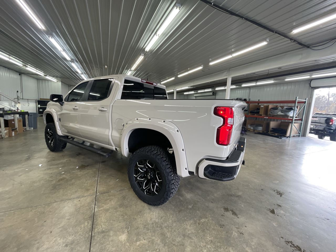Vehicle Image 6