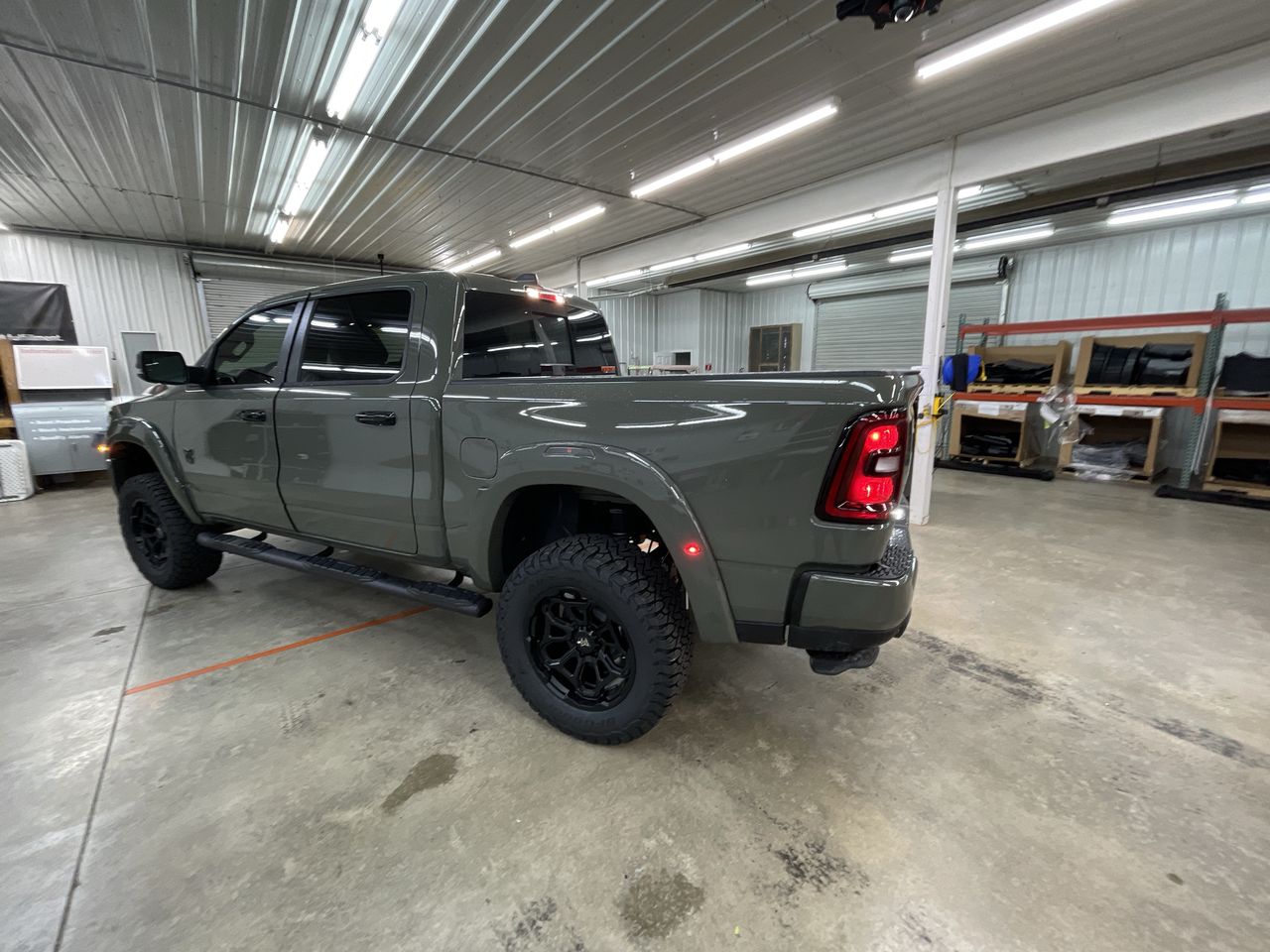 Vehicle Image 6