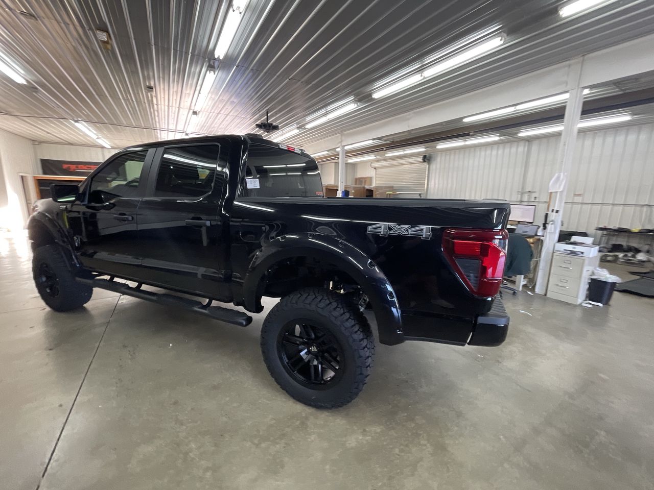 Vehicle Image 6