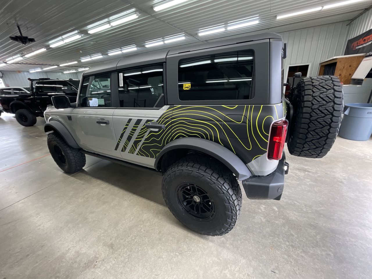 Vehicle Image 6