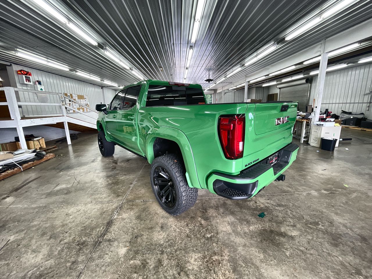 Vehicle Image 6