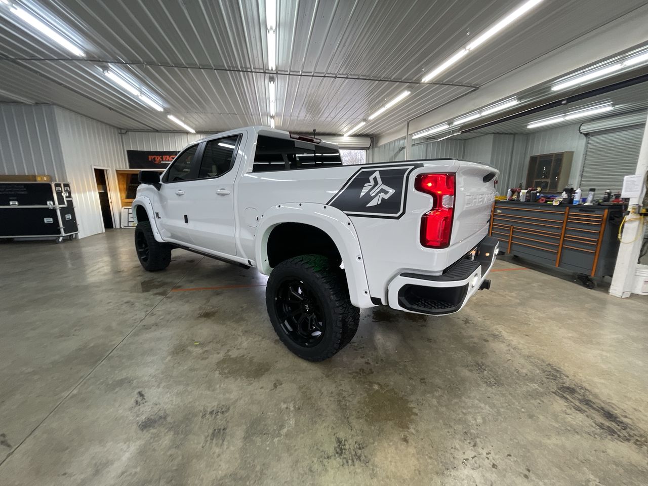 Vehicle Image 6
