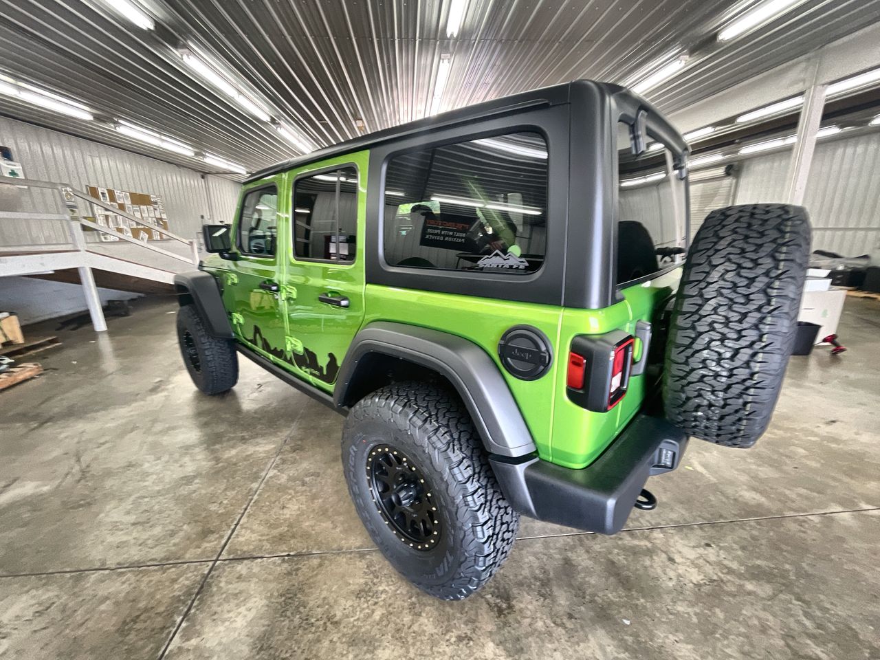 Vehicle Image 6