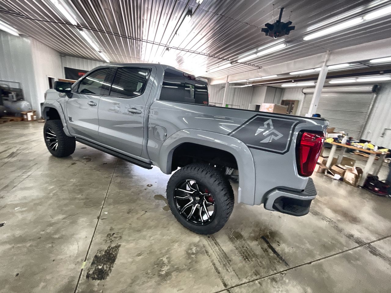 Vehicle Image 6