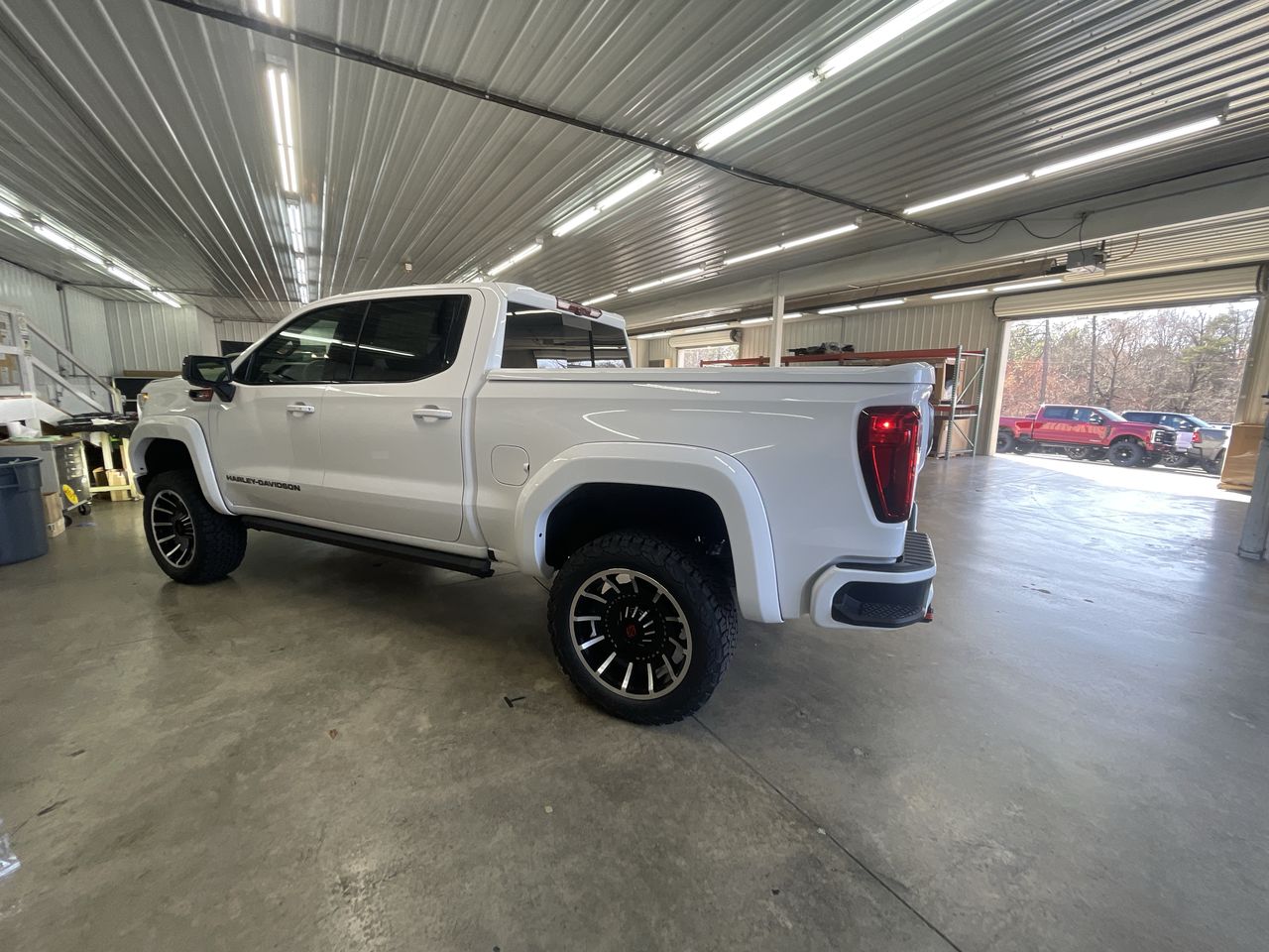 Vehicle Image 6