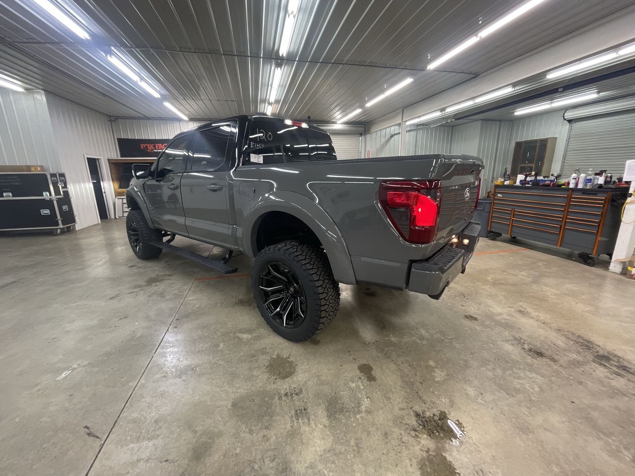 Vehicle Image 6