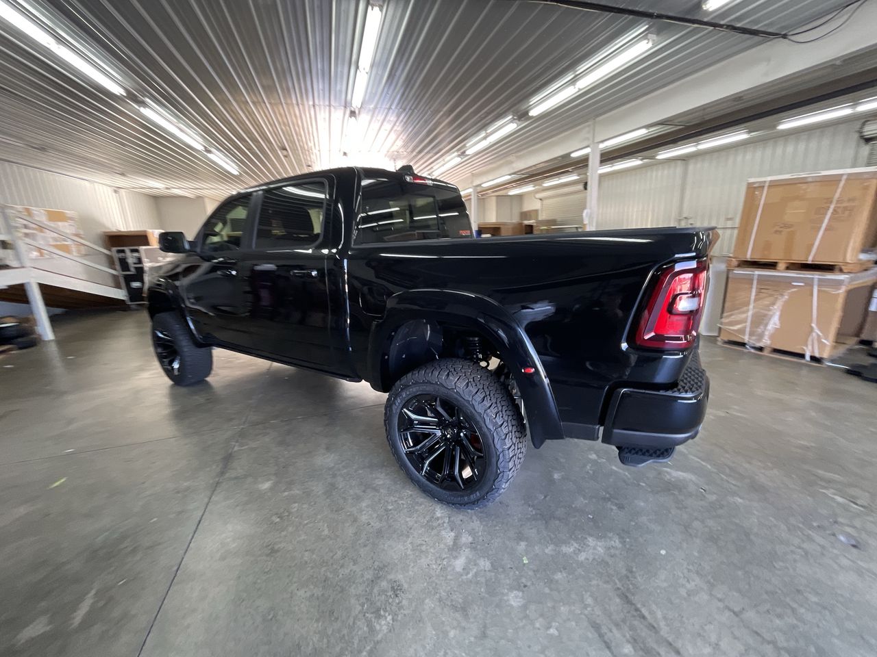 Vehicle Image 6