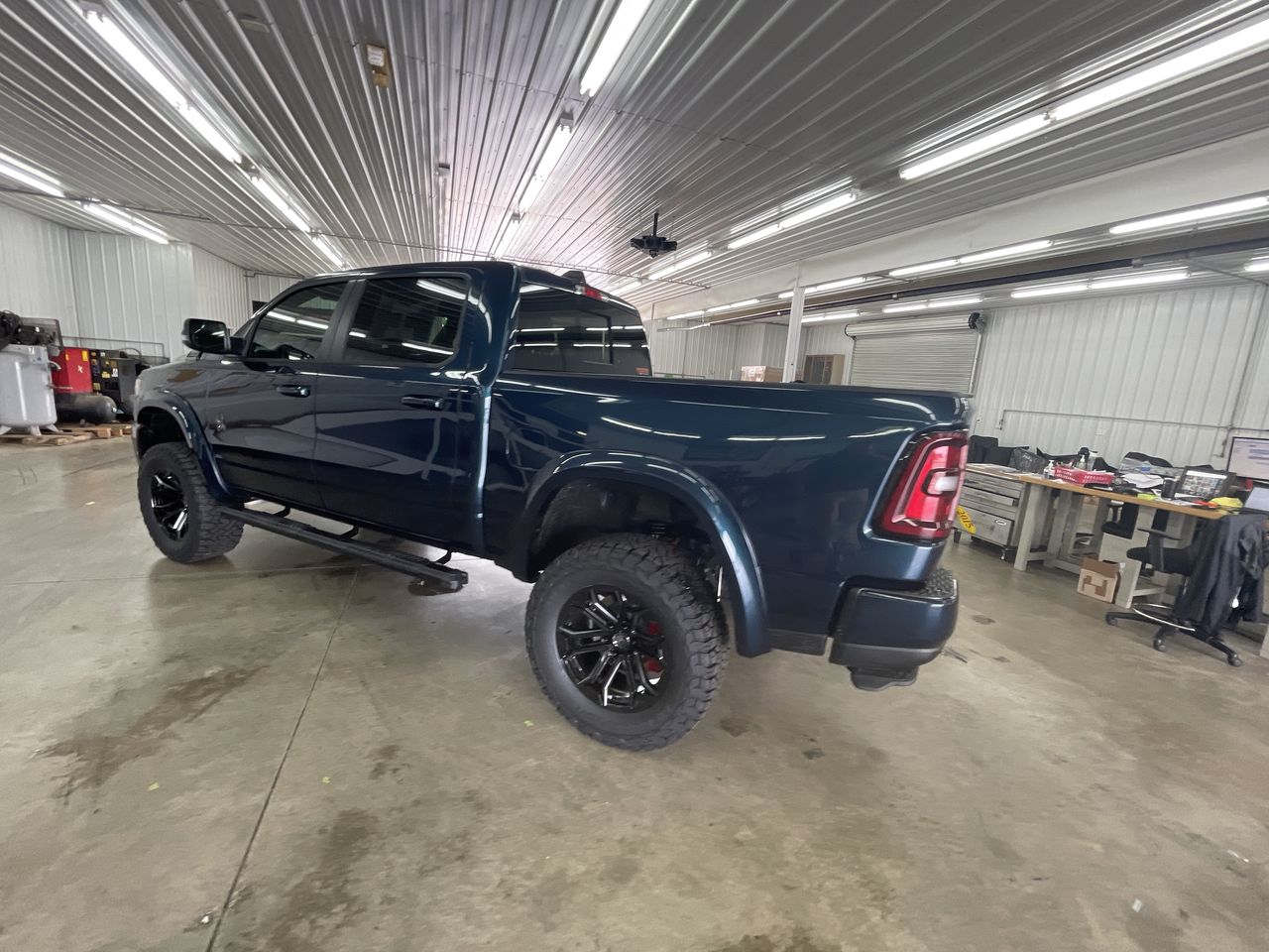 Vehicle Image 6