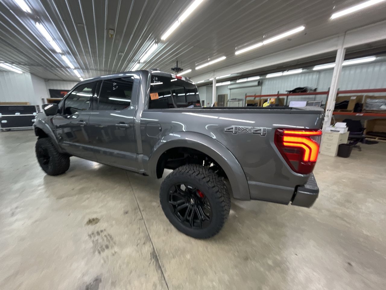 Vehicle Image 6