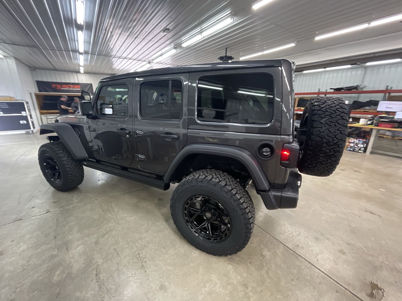 Vehicle Image 6
