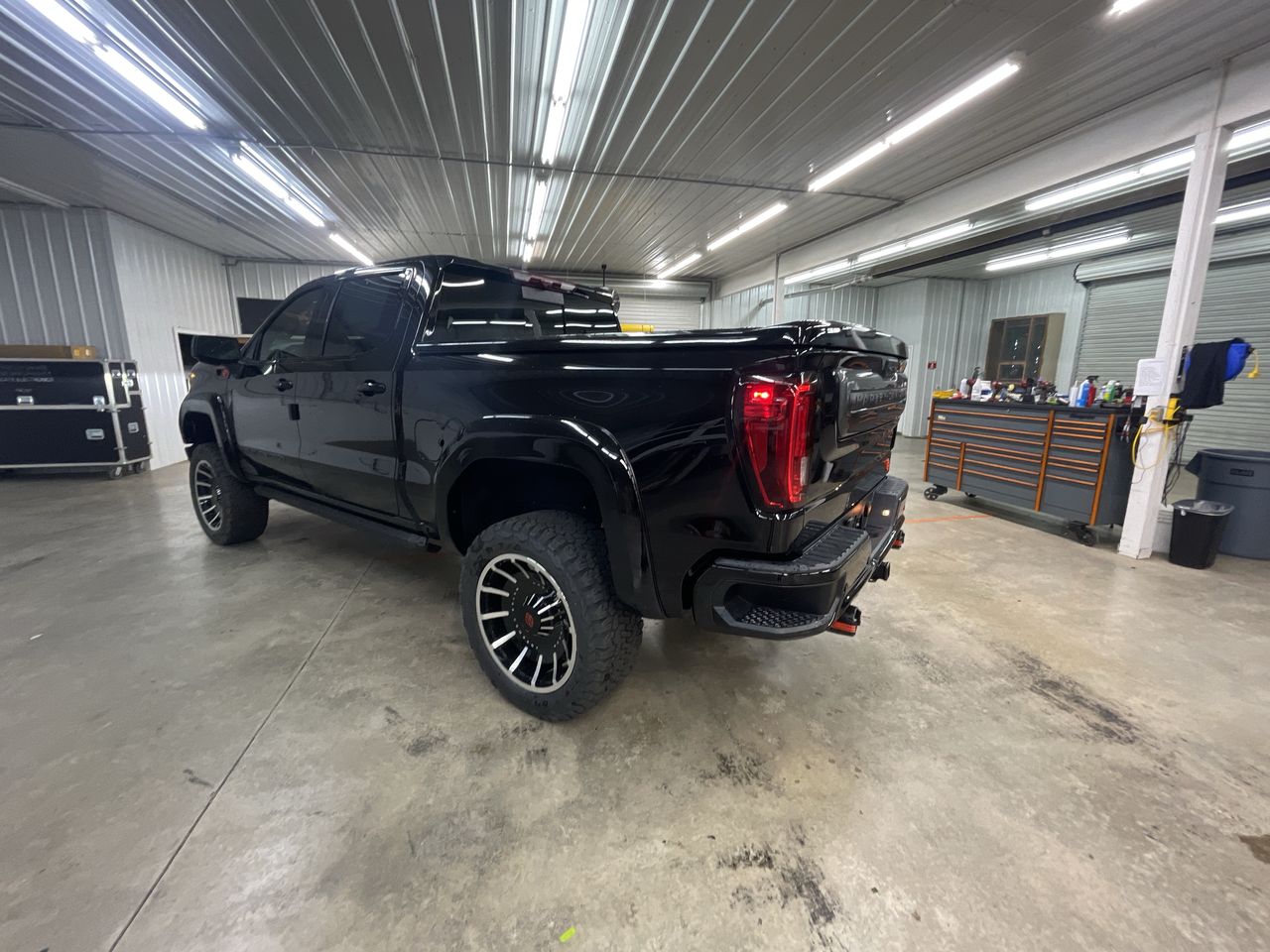 Vehicle Image 6