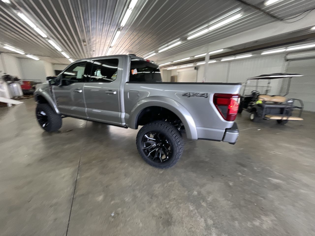 Vehicle Image 6
