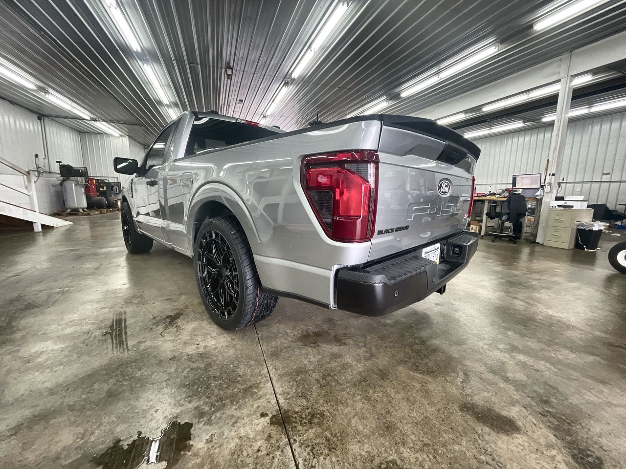 Vehicle Image 6